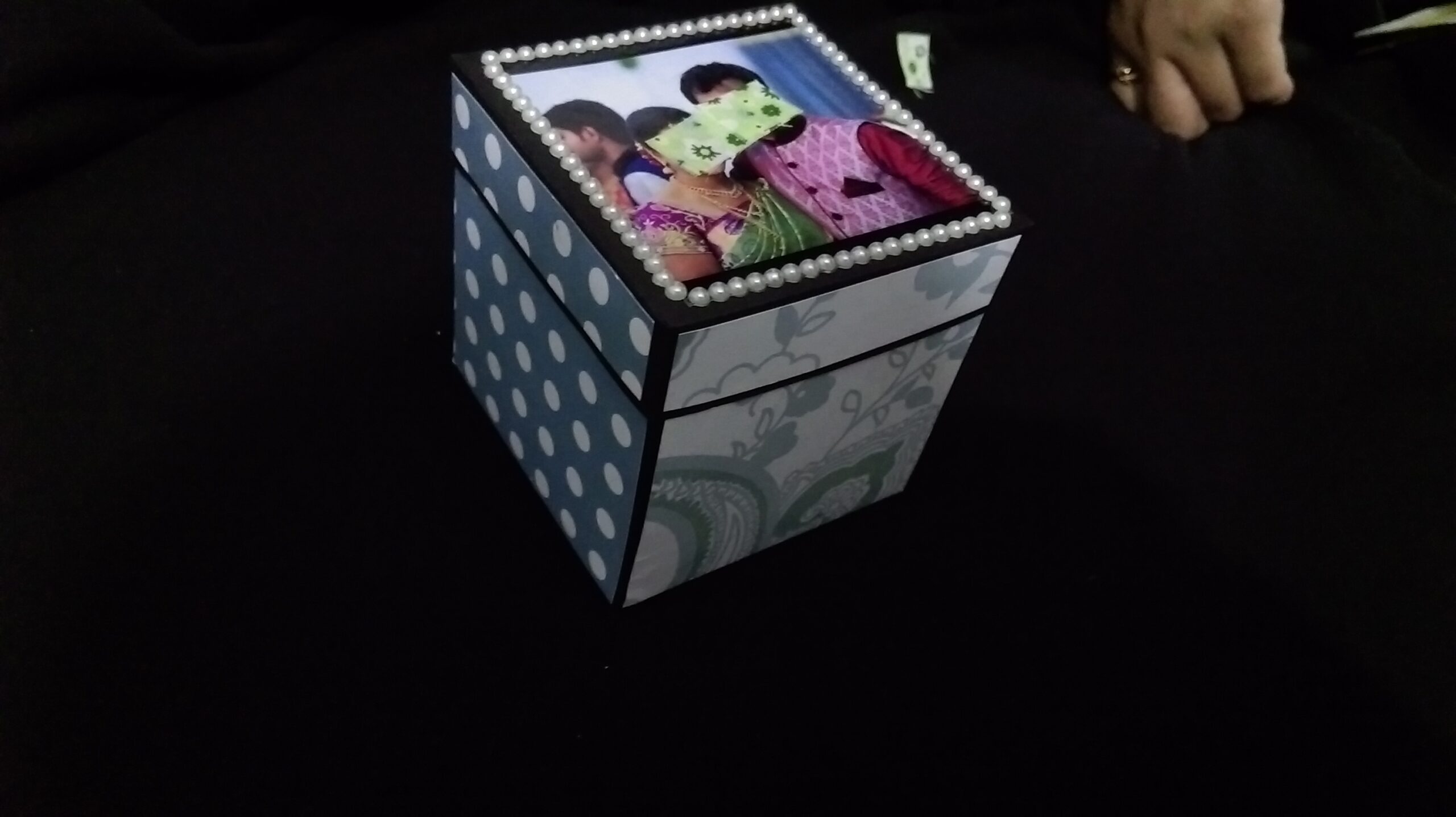 3 layered Explosion Box - 9x9x9 cm 5 3 layered Explosion Box - 9x9x9 cm - Image 5