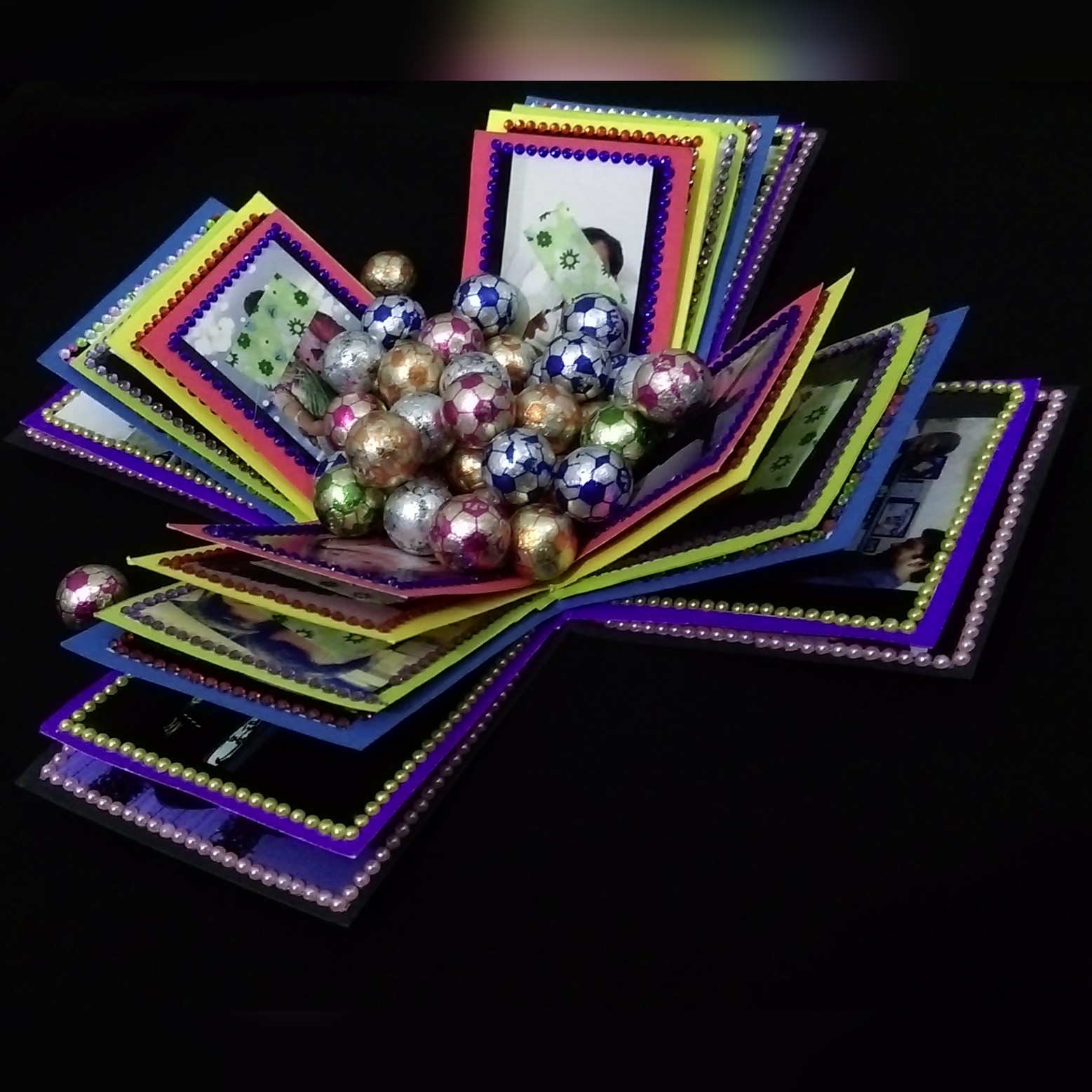 Explosion Box - 9x9x9 cm 1 Explosion Box - 9x9x9 cm