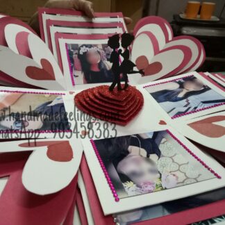 Explosion Box Full of Hearts with 3d couple - 15x15x15 cm